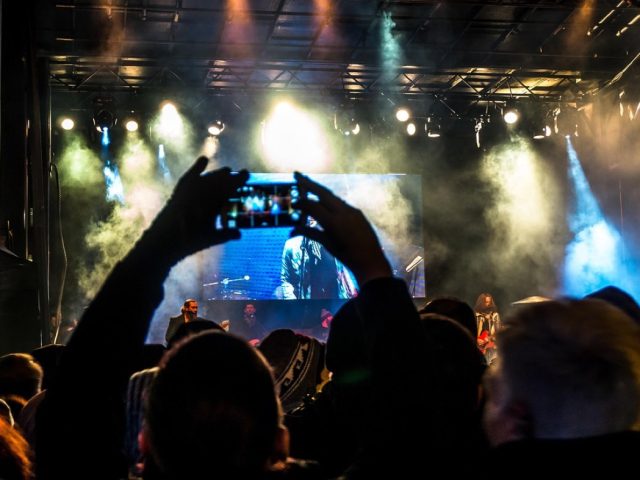 Comparatif d’applications pour se repérer en festival