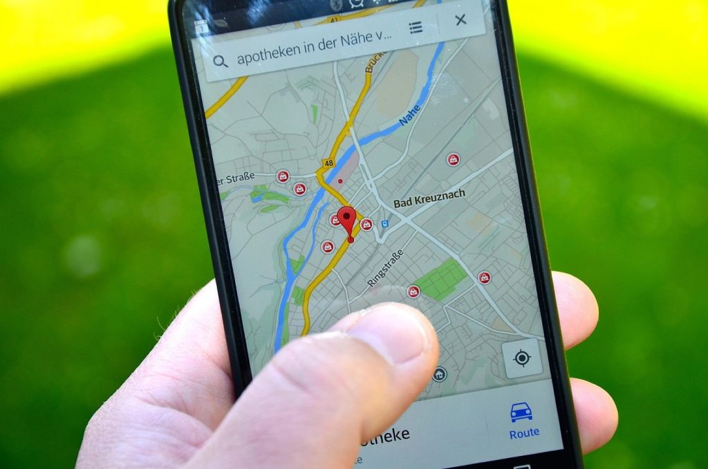 Comparer izi.TRAVEL et VoiceMap pour vos audioguides