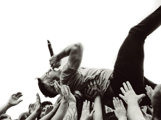 Songkick ou Bandsintown : choisir la meilleure app concerts